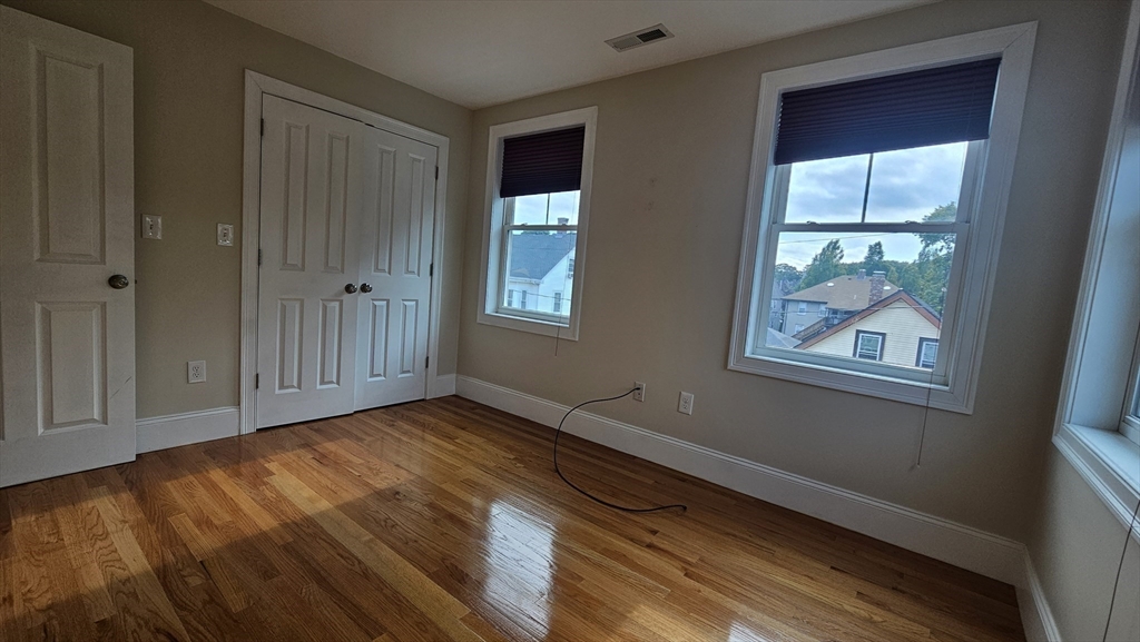 4 bed, 3 bath apartment for rent at 43 Hammond St Unit 1, Waltham — photo 11 of 32