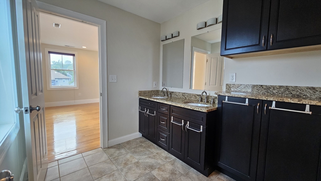 4 bed, 3 bath apartment for rent at 43 Hammond St Unit 1, Waltham — photo 7 of 32