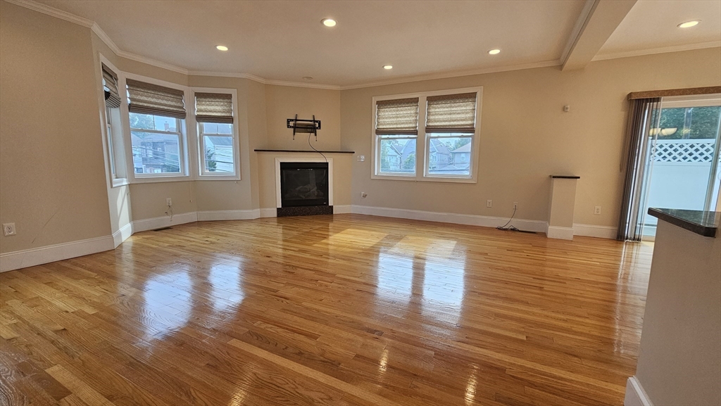 4 bed, 3 bath apartment for rent at 43 Hammond St Unit 1, Waltham — photo 2 of 32
