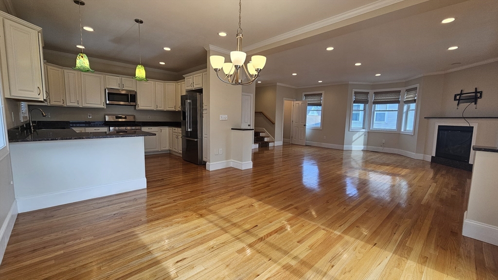 4 bed, 3 bath apartment for rent at 43 Hammond St Unit 1, Waltham — photo 1 of 32