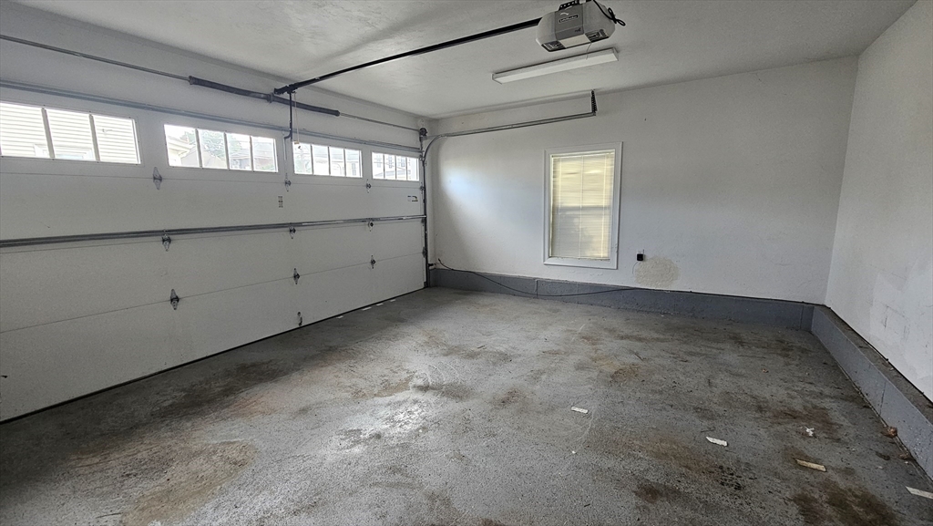 4 bed, 3 bath apartment for rent at 43 Hammond St Unit 1, Waltham — photo 22 of 32