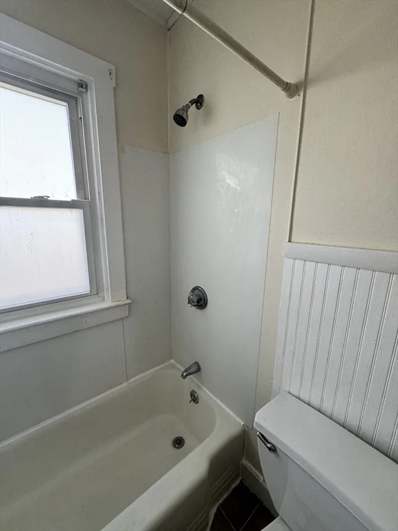 2 bed, 1 bath apartment for rent at 43 Hemlock St Unit 2, South — photo 15 of 16