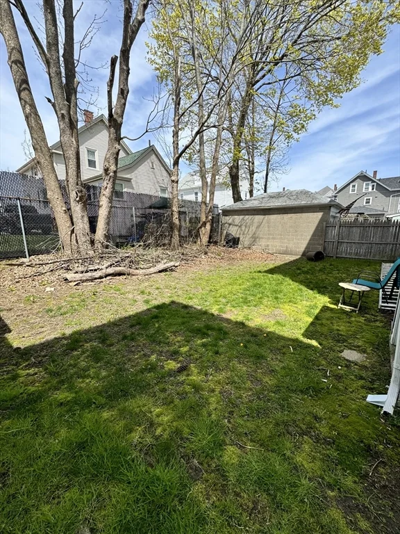 2 bed, 1 bath apartment for rent at 43 Hemlock St Unit 2, South — photo 4 of 16