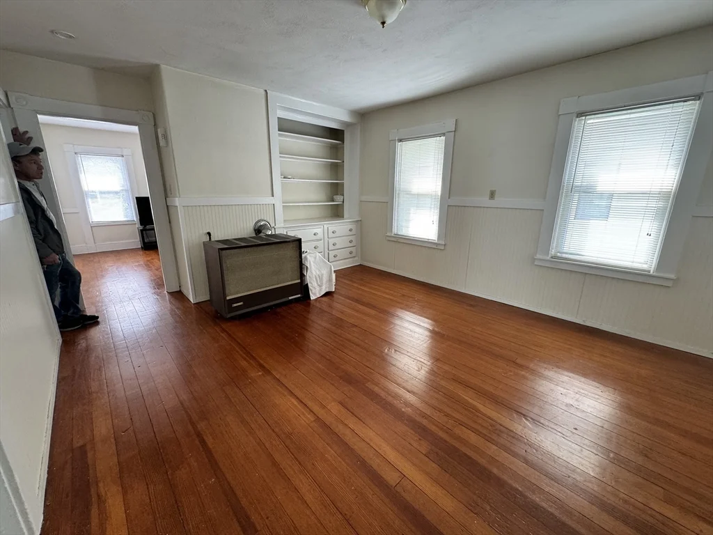 2 bed, 1 bath apartment for rent at 43 Hemlock St Unit 2, South — photo 7 of 16