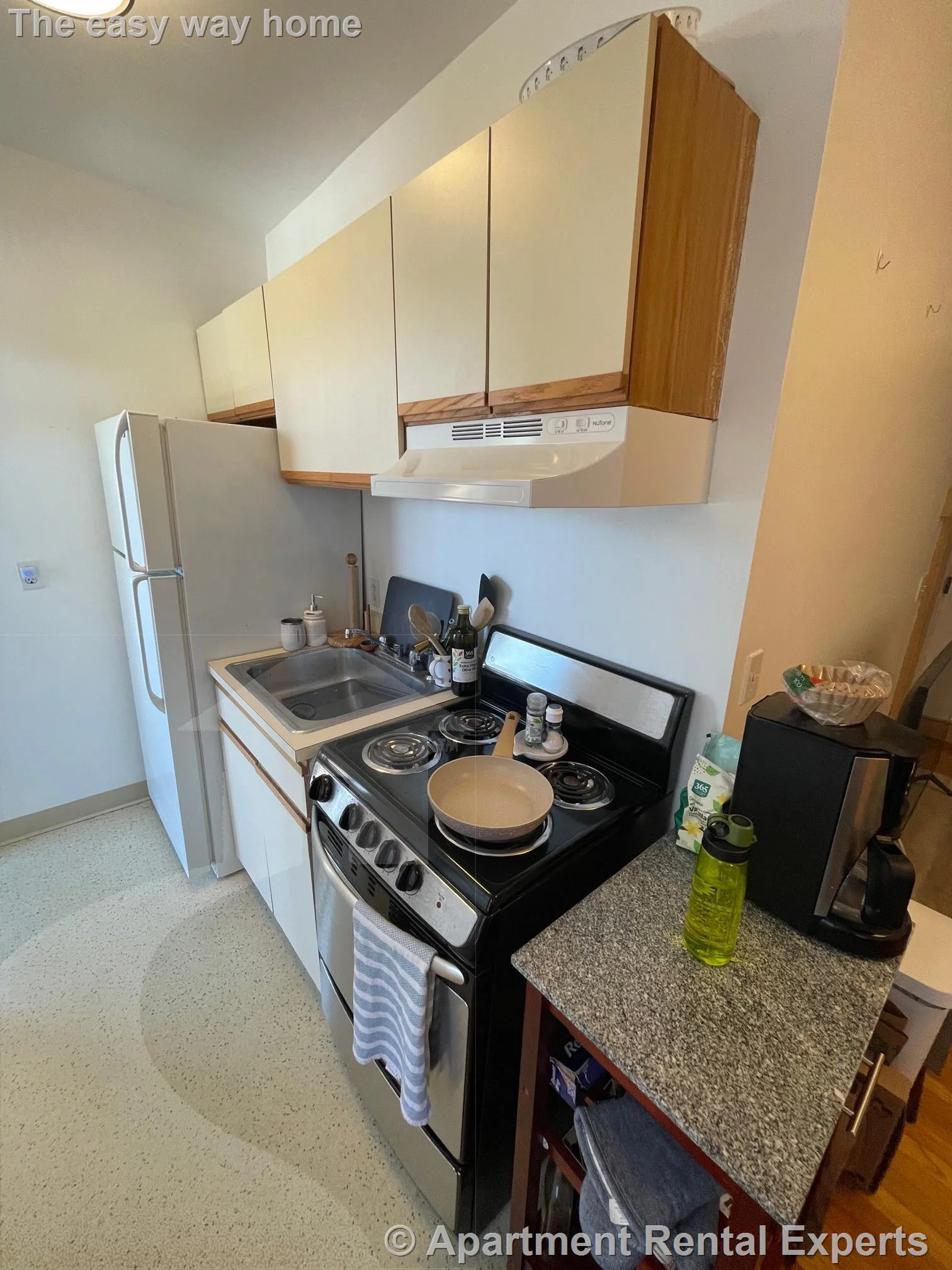 1 bed, 1 bath apartment for rent at 43 Ivaloo St Unit 4, Spring Hill — photo 3 of 8
