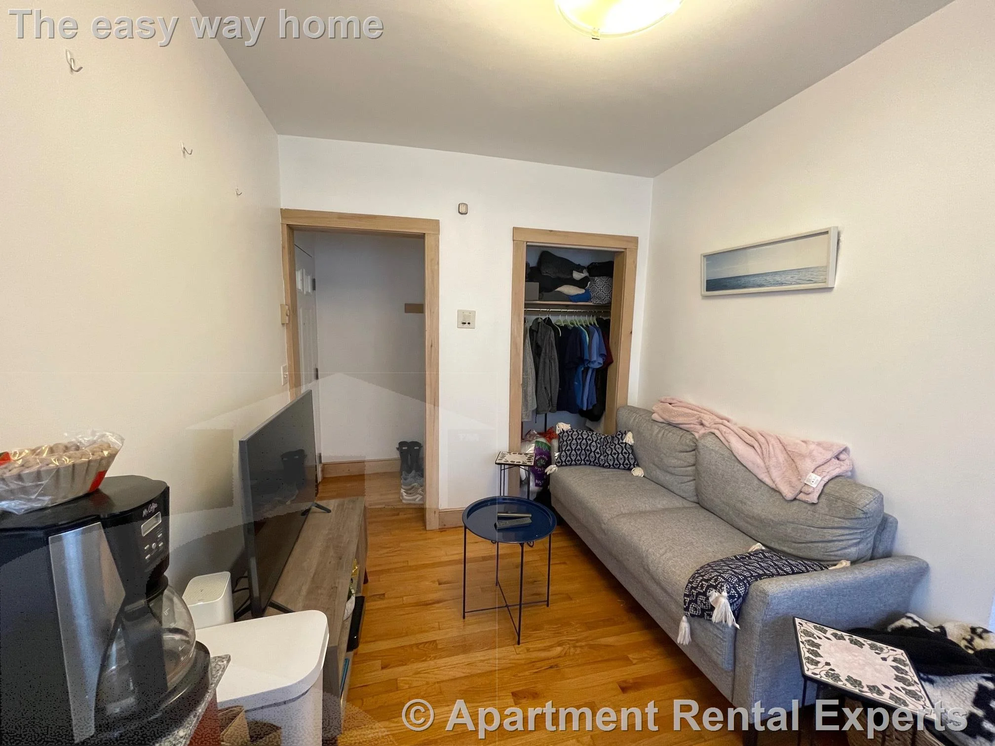 1 bed, 1 bath apartment for rent at 43 Ivaloo St Unit 4, Spring Hill — photo 2 of 8