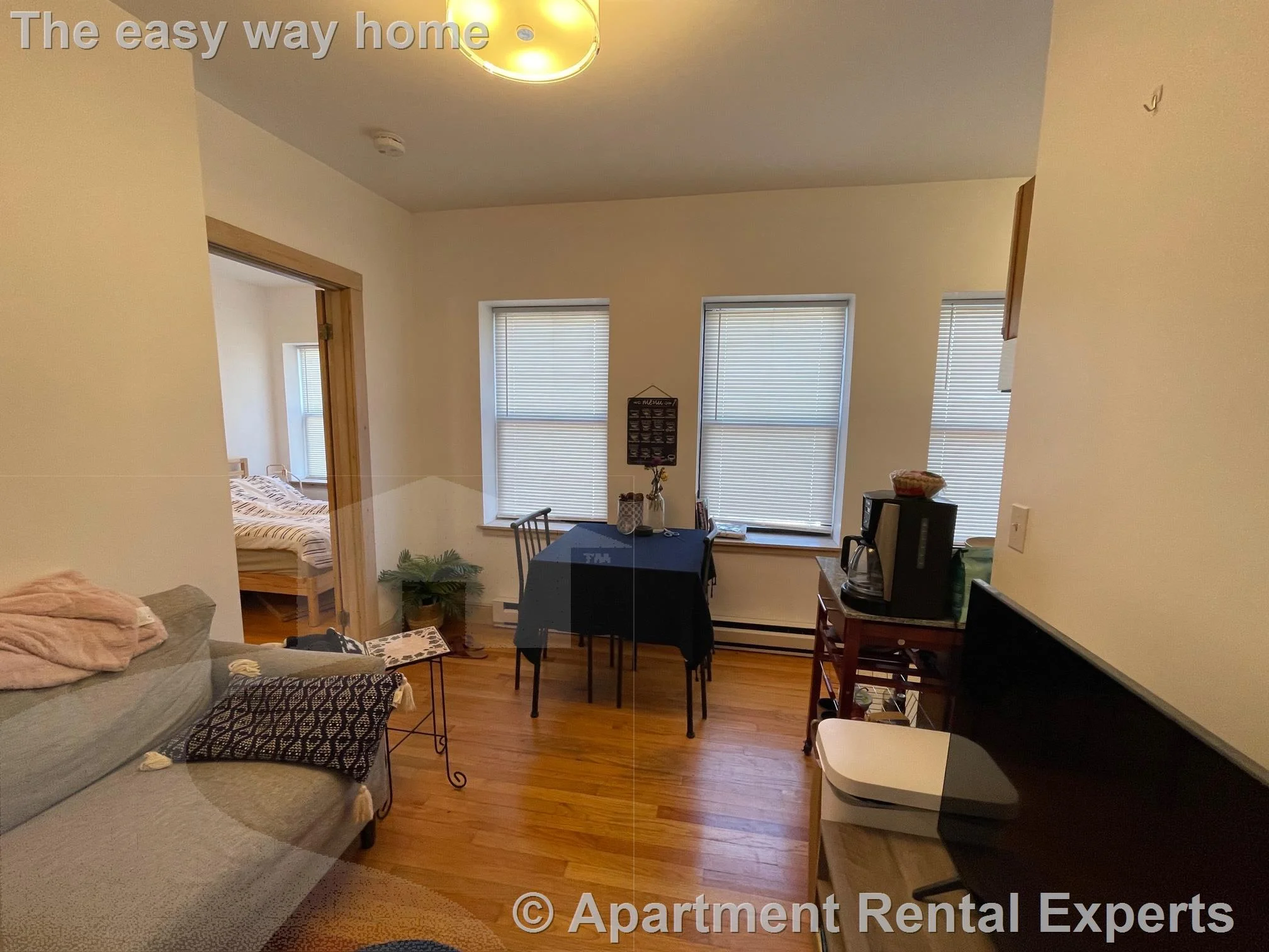 1 bed, 1 bath apartment for rent at 43 Ivaloo St Unit 4, Spring Hill — photo 1 of 8