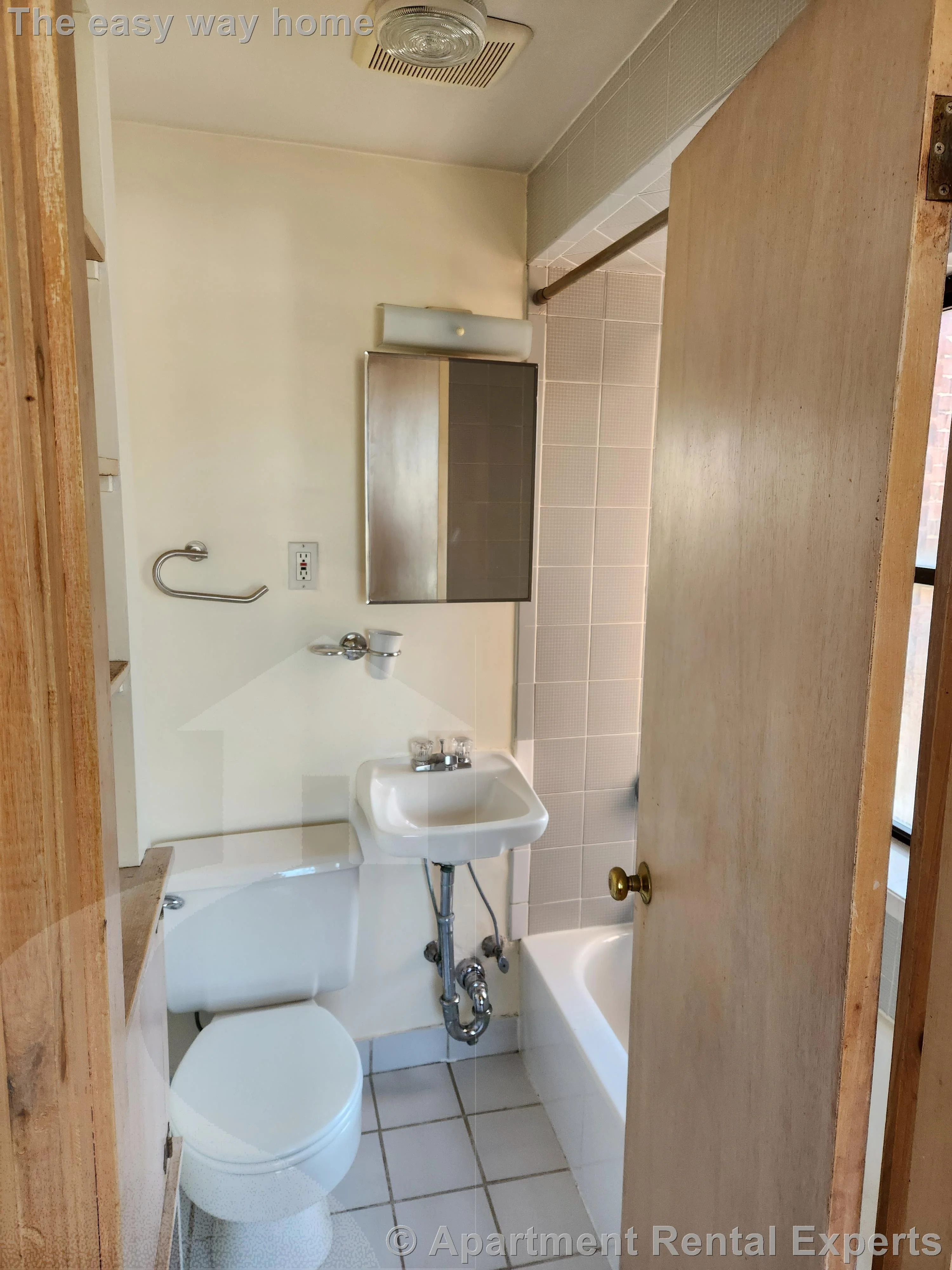 1 bed, 1 bath apartment for rent at 43 Ivaloo St Unit 7, Spring Hill — photo 13 of 17