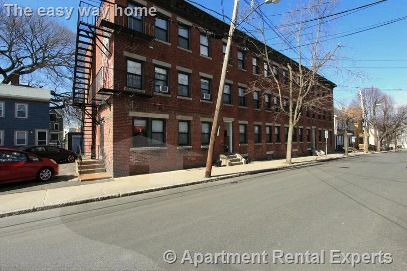 1 bed, 1 bath apartment for rent at 43 Ivaloo St Unit 8, Porter Square — photo 10 of 12