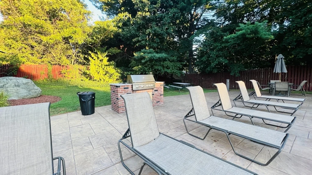 2 bed, 1 bath apartment for rent at 43 Jacqueline Rd Unit 1, Waltham — photo 11 of 16