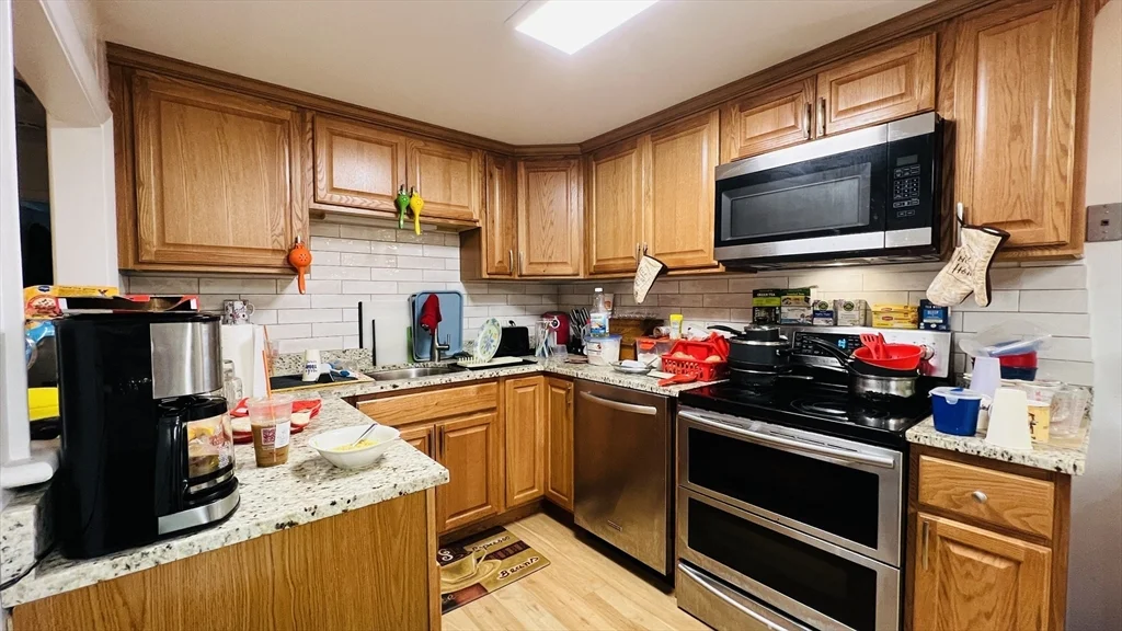 2 bed, 1 bath apartment for rent at 43 Jacqueline Rd Unit 1, Waltham — photo 6 of 16