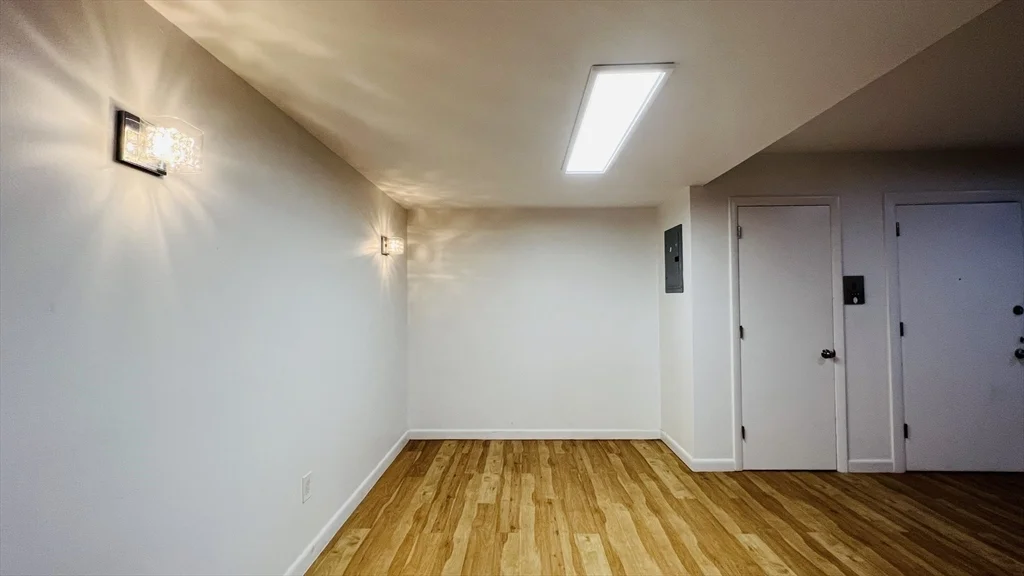 2 bed, 1 bath apartment for rent at 43 Jacqueline Rd Unit 1, Waltham — photo 10 of 16