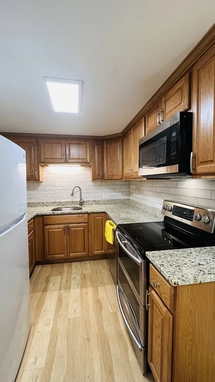 2 bed, 1 bath apartment for rent at 43 Jacqueline Rd Unit 1, Waltham — photo 7 of 16