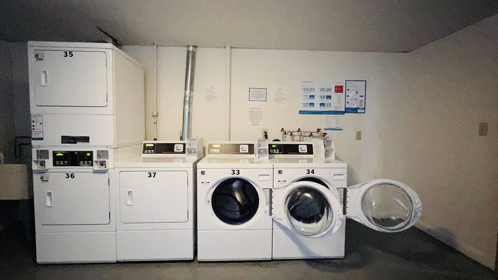2 bed, 1 bath apartment for rent at 43 Jacqueline Rd Unit 1, Waltham — photo 12 of 16