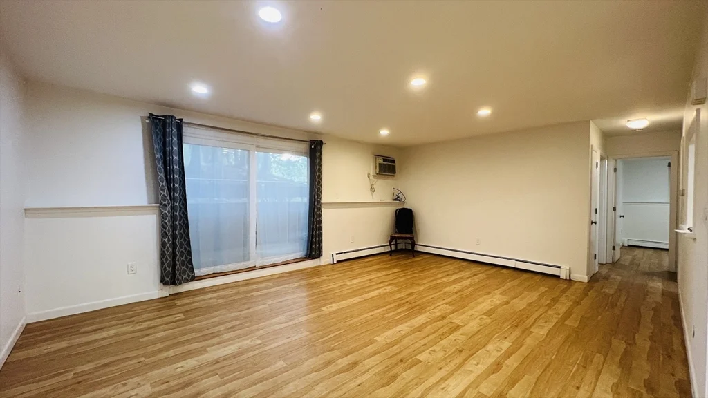 2 bed, 1 bath apartment for rent at 43 Jacqueline Rd Unit 1, Waltham — photo 8 of 16