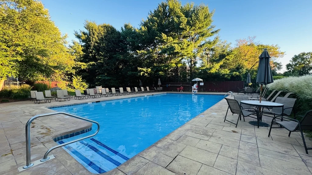 2 bed, 1 bath apartment for rent at 43 Jacqueline Rd Unit 1, Waltham — photo 14 of 16