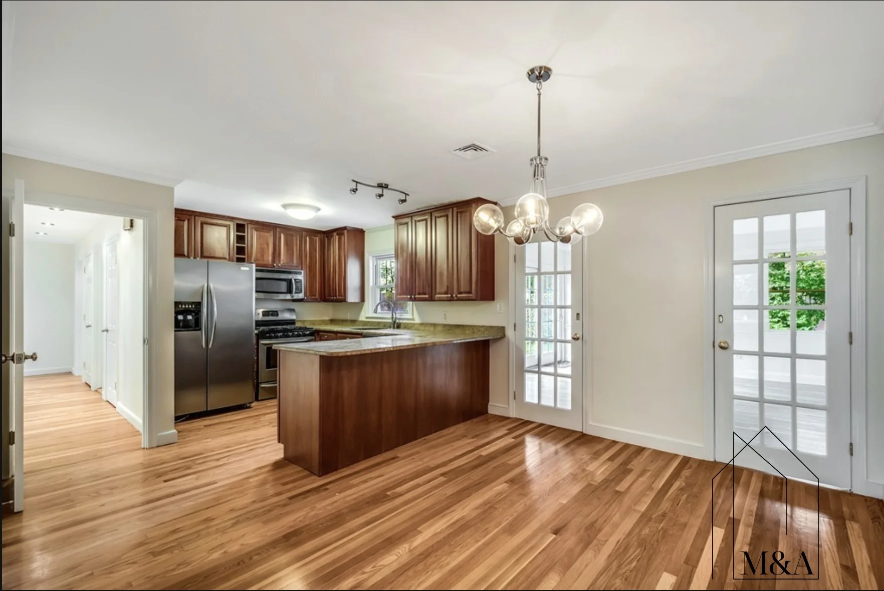 4 bed, 3 bath apartment for rent at 43 Kendall Rd Unit SF, Newton Centre — photo 4 of 17