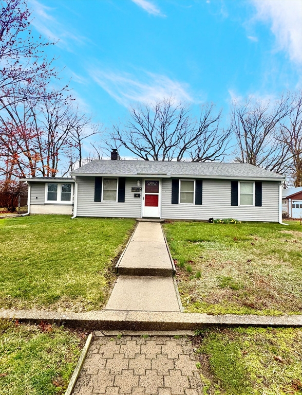 4 bed, 1 bath apartment for rent at 43 Lake St, Braintree — photo 1 of 19