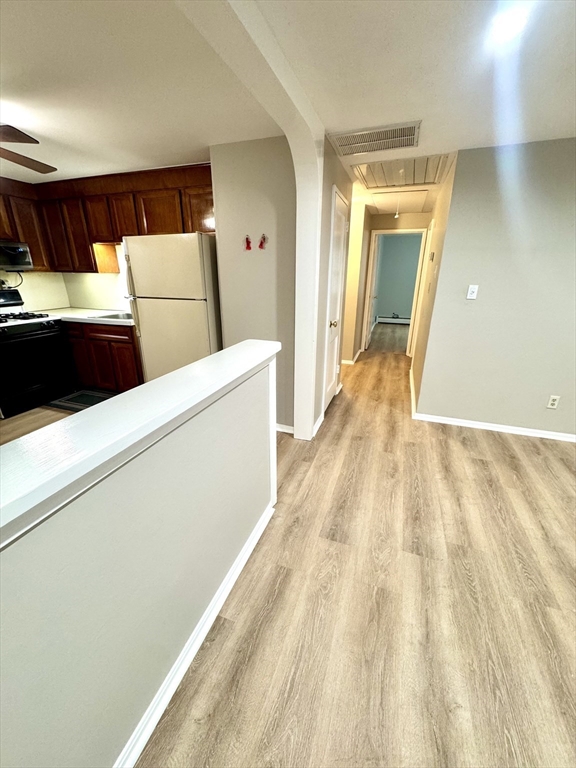 4 bed, 1 bath apartment for rent at 43 Lake St, Braintree — photo 10 of 19