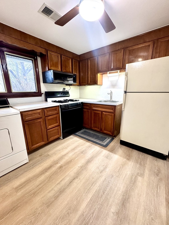 4 bed, 1 bath apartment for rent at 43 Lake St, Braintree — photo 7 of 19