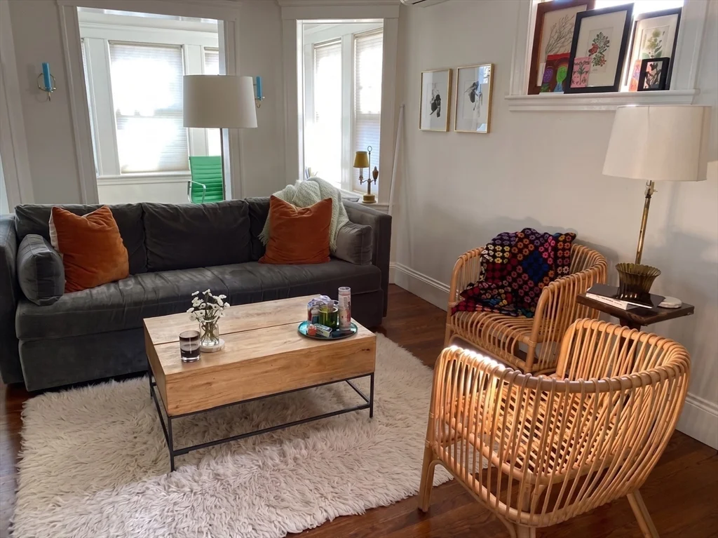 1 bed, 1 bath apartment for rent at 43 Lee St Unit 1, Harvard Square — photo 2 of 26