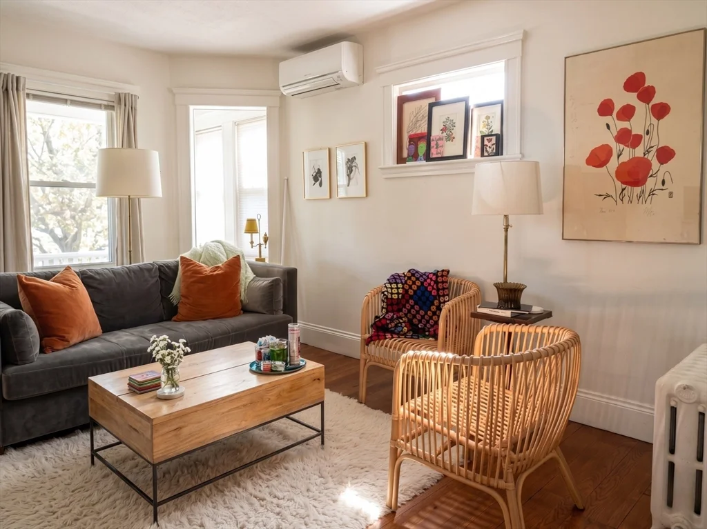 1 bed, 1 bath apartment for rent at 43 Lee St Unit 1, Harvard Square — photo 3 of 26