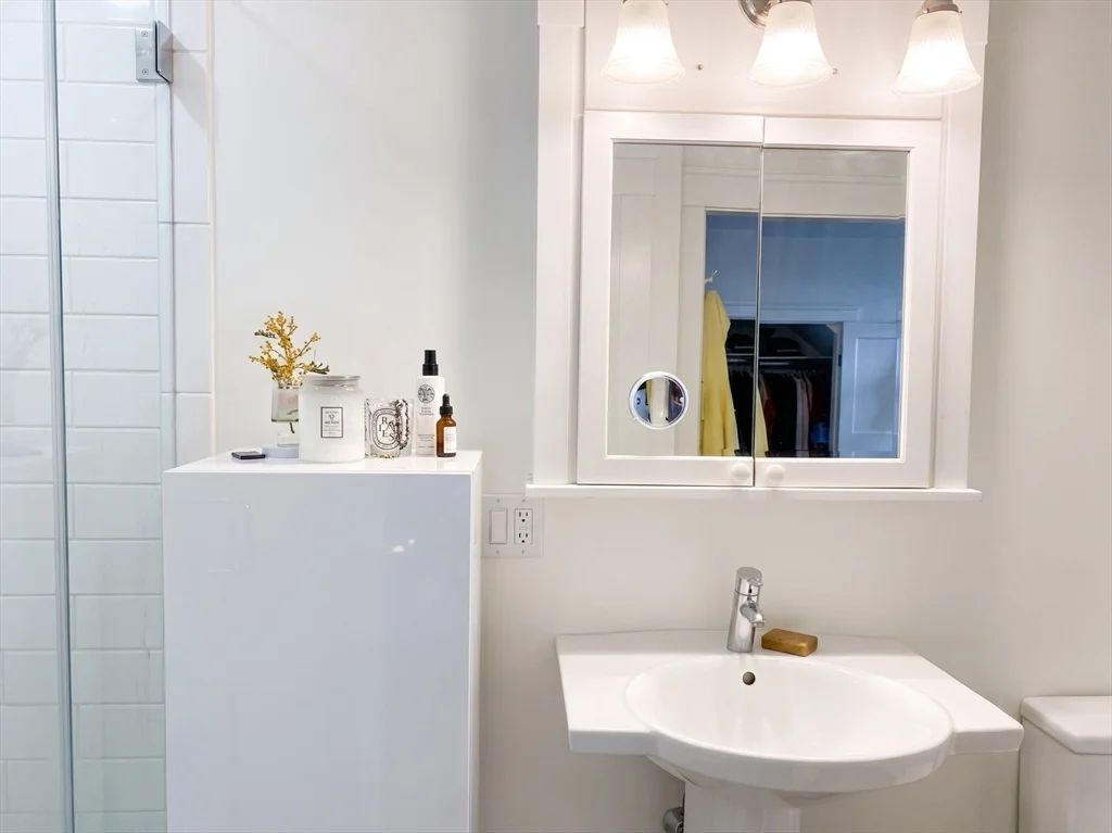 1 bed, 1 bath apartment for rent at 43 Lee St Unit 1, Harvard Square — photo 11 of 26