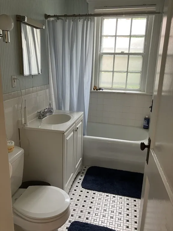2 bed, 1 bath apartment for rent at 43 Linnaean St Unit 1, Neighborhood Nine — photo 9 of 15
