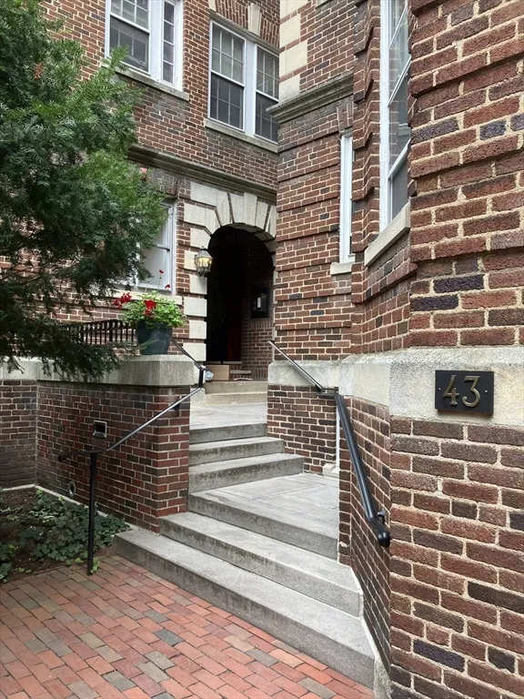 2 bed, 1 bath apartment for rent at 43 Linnaean St Unit 1, Neighborhood Nine — photo 1 of 15
