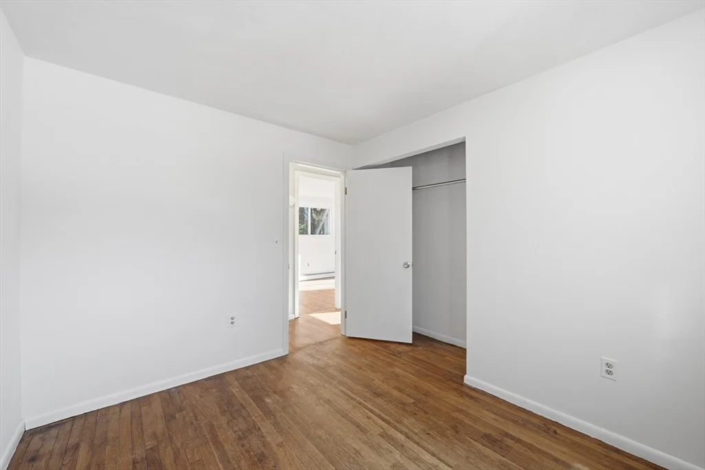 3 bed, 1 bath apartment for rent at 43 Little John Dr, Billerica — photo 17 of 38
