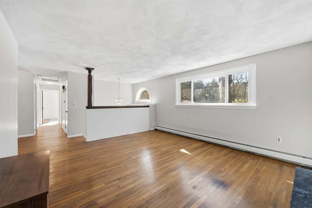 3 bed, 1 bath apartment for rent at 43 Little John Dr, Billerica — photo 20 of 38