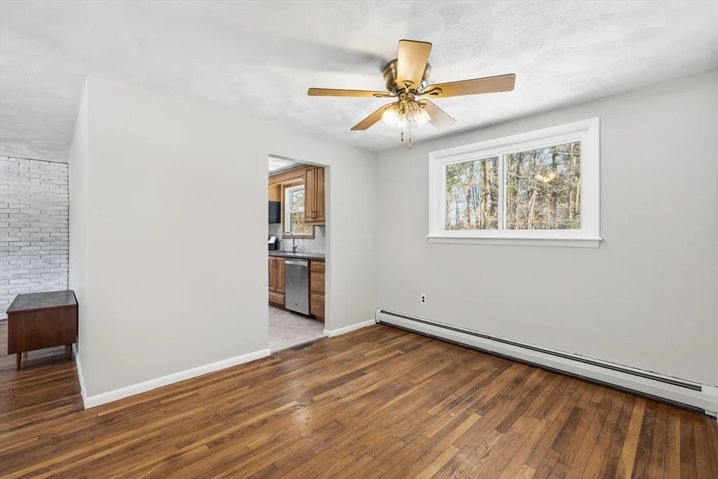 3 bed, 1 bath apartment for rent at 43 Little John Dr, Billerica — photo 7 of 38