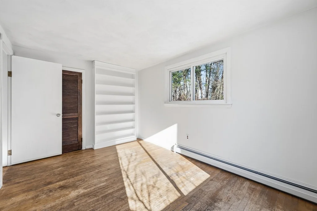 3 bed, 1 bath apartment for rent at 43 Little John Dr, Billerica — photo 10 of 38
