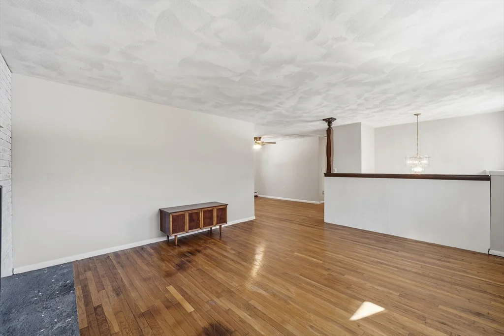 3 bed, 1 bath apartment for rent at 43 Little John Dr, Billerica — photo 21 of 38