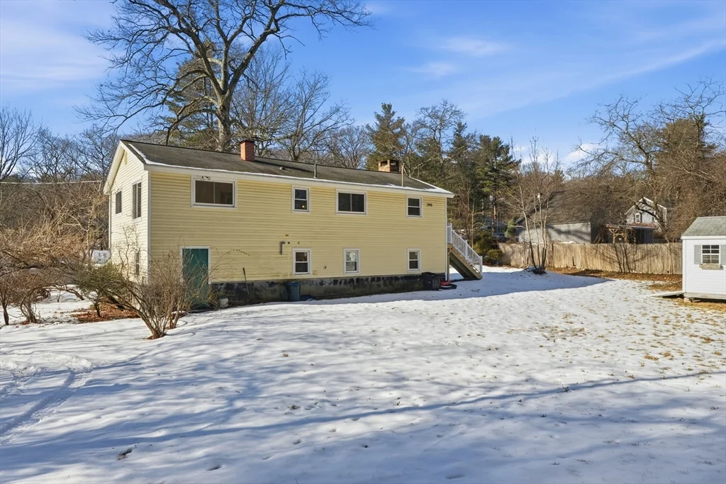 3 bed, 1 bath apartment for rent at 43 Little John Dr, Billerica — photo 38 of 38