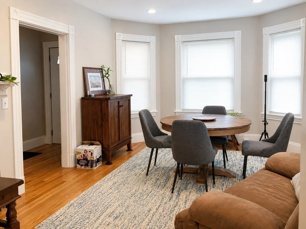 2 bed, 1 bath apartment for rent at 43 Lowell Unit 1, Waltham — photo 3 of 13