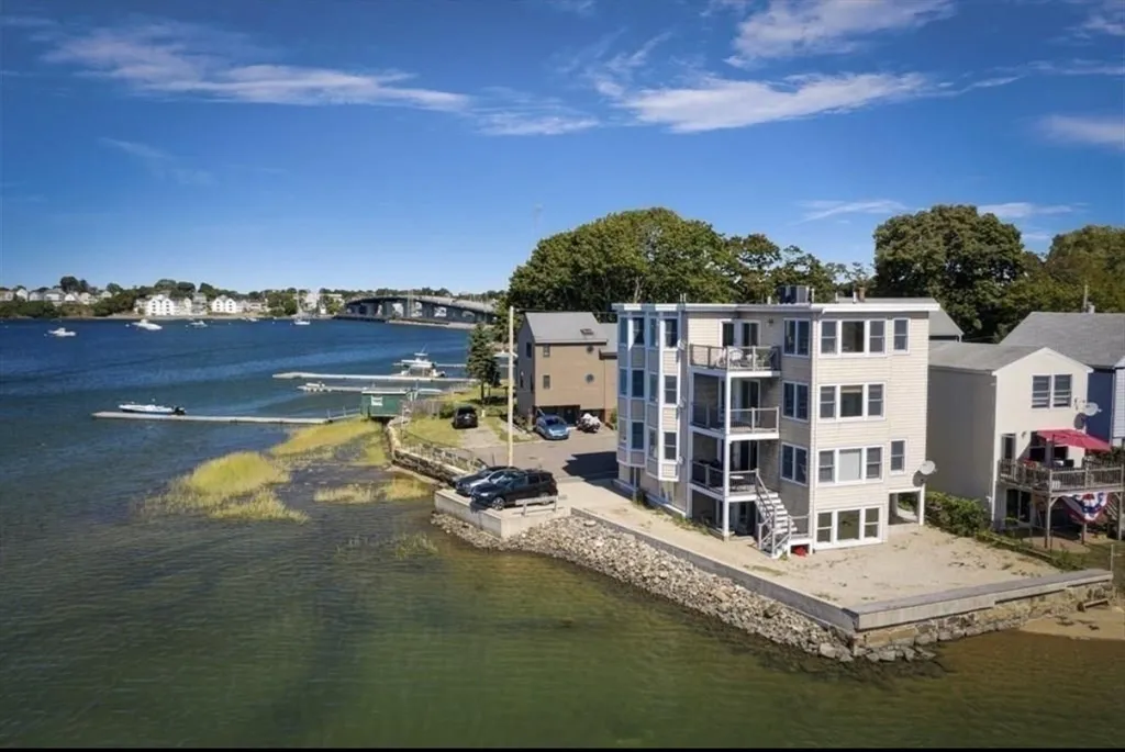 2 bed, 2 bath apartment for rent at 43 March St Unit 3, Salem — photo 6 of 11