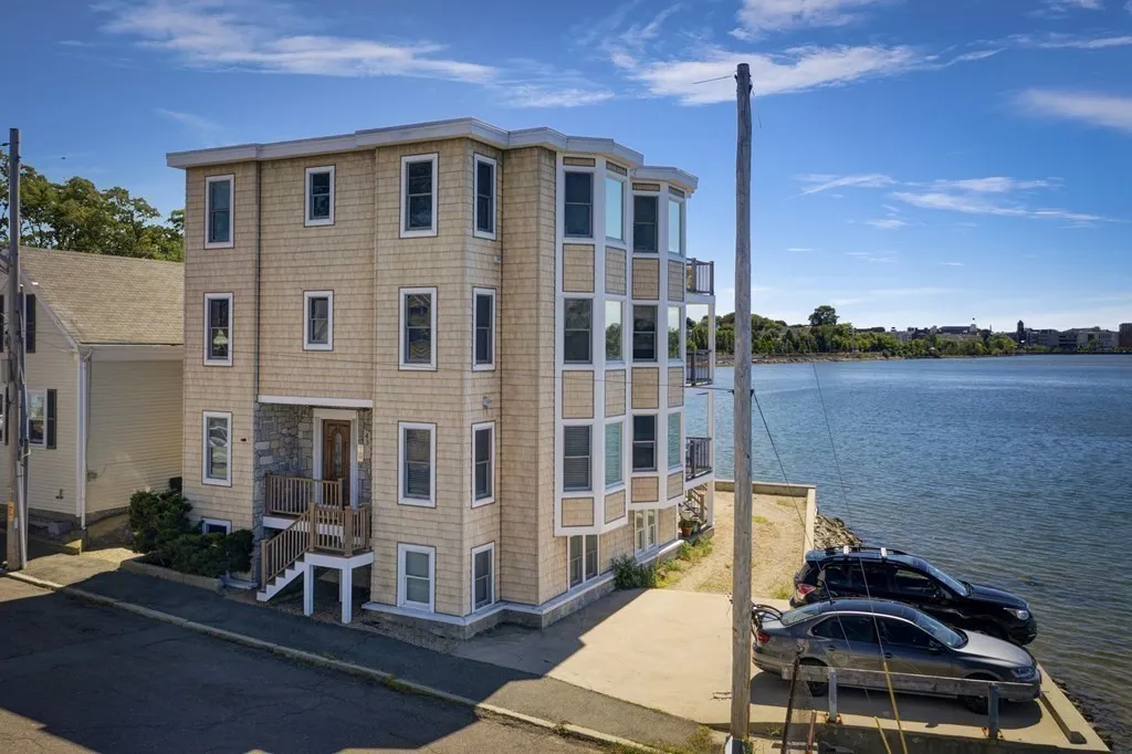2 bed, 2 bath apartment for rent at 43 March St Unit 3, Salem — photo 9 of 11