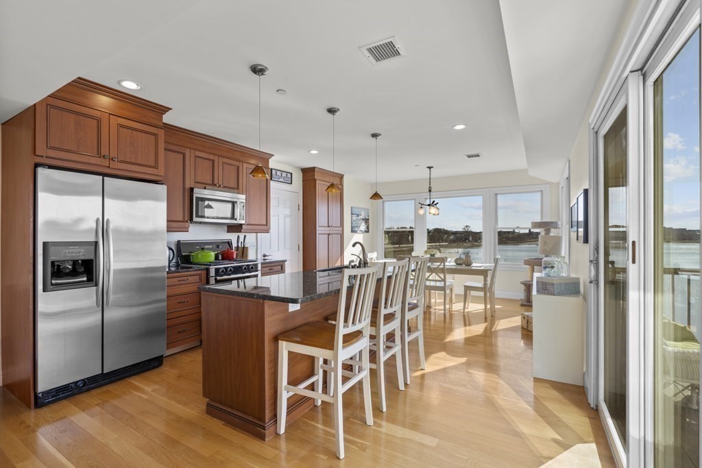 3 bed, 2 bath apartment for rent at 43 March Unit 4, Salem — photo 3 of 19