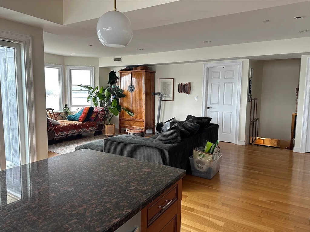 3 bed, 2 bath apartment for rent at 43 March Unit 4, Salem — photo 4 of 19
