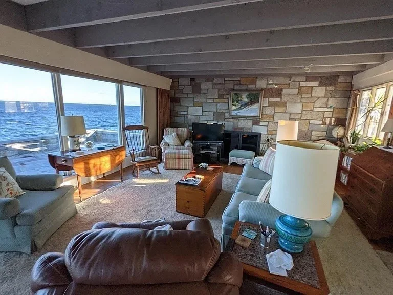 3 bed, 2 bath apartment for rent at 43 Marmion Way, Rockport — photo 4 of 18