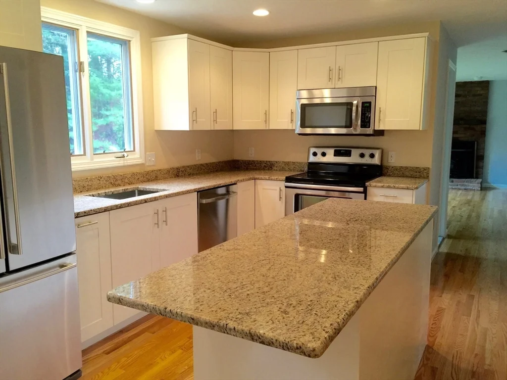 4 bed, 2 bath apartment for rent at 43 Mary Chilton Rd Unit 43, Needham — photo 4 of 15