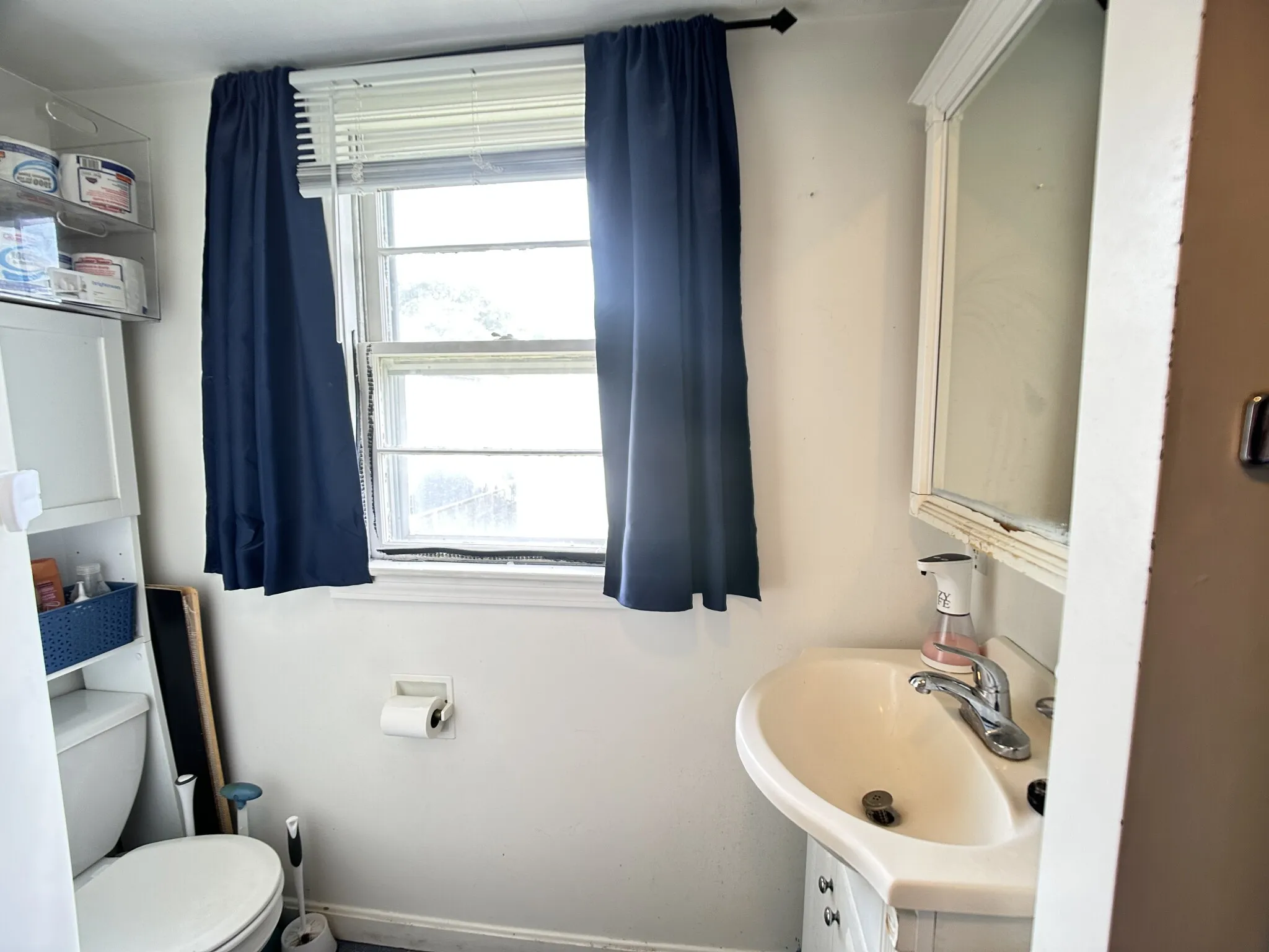 3 bed, 1.5 bath apartment for rent at 43 May St Unit 2, Strawberry Hill — photo 19 of 24