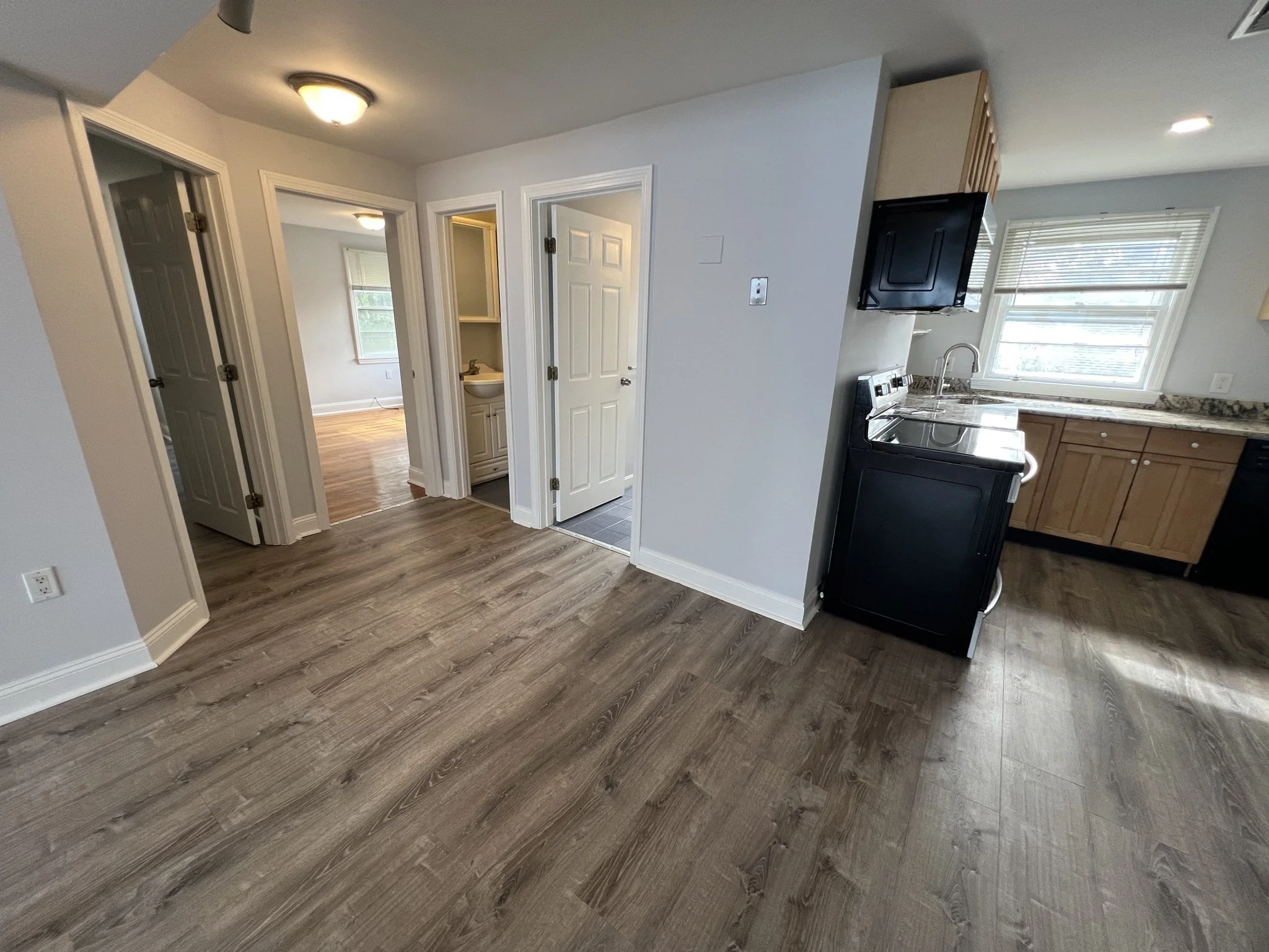 3 bed, 1 bath apartment for rent at 43 May St Unit 2, Strawberry Hill — photo 6 of 22