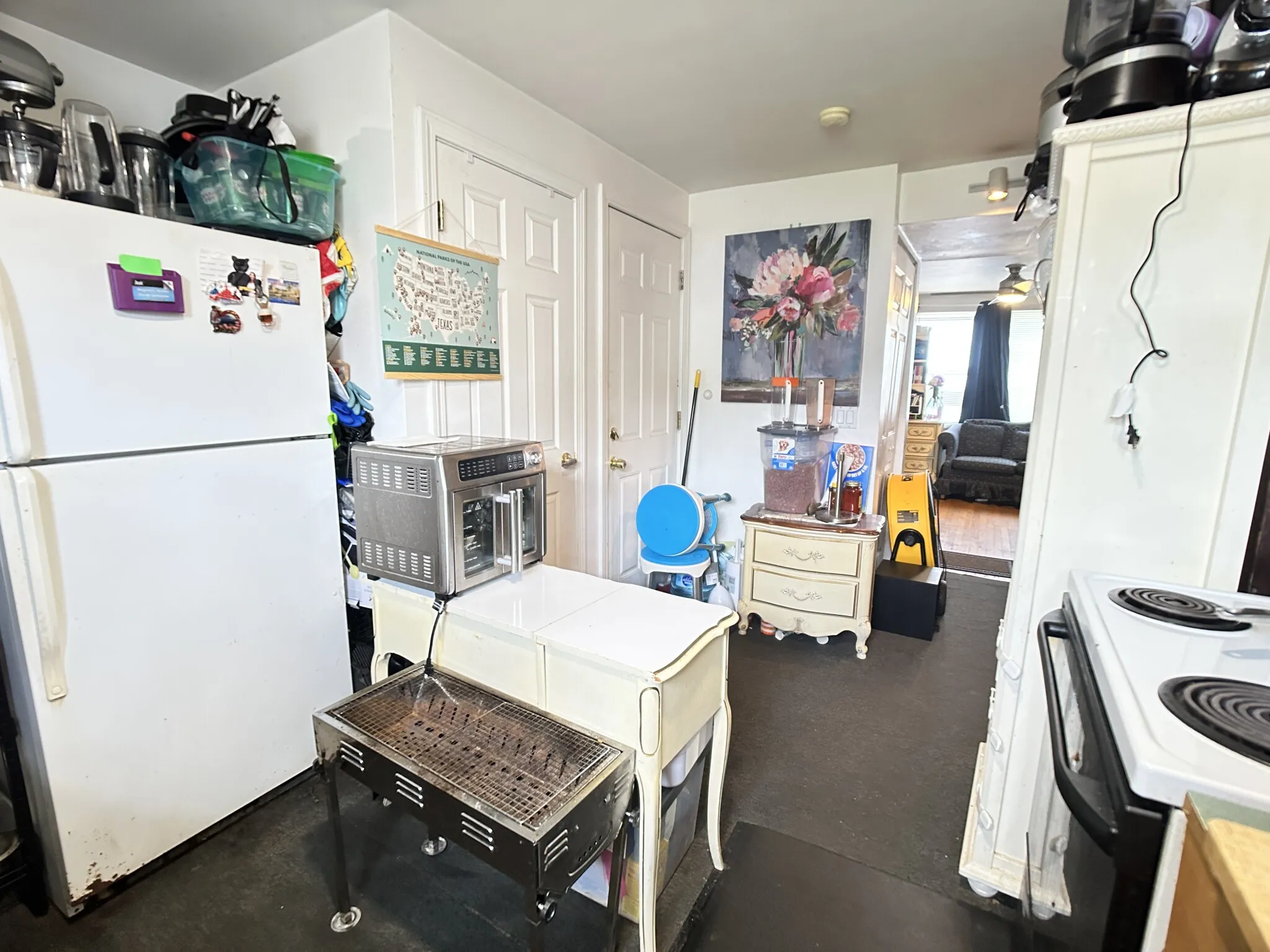 3 bed, 1.5 bath apartment for rent at 43 May St Unit 2, Strawberry Hill — photo 5 of 24