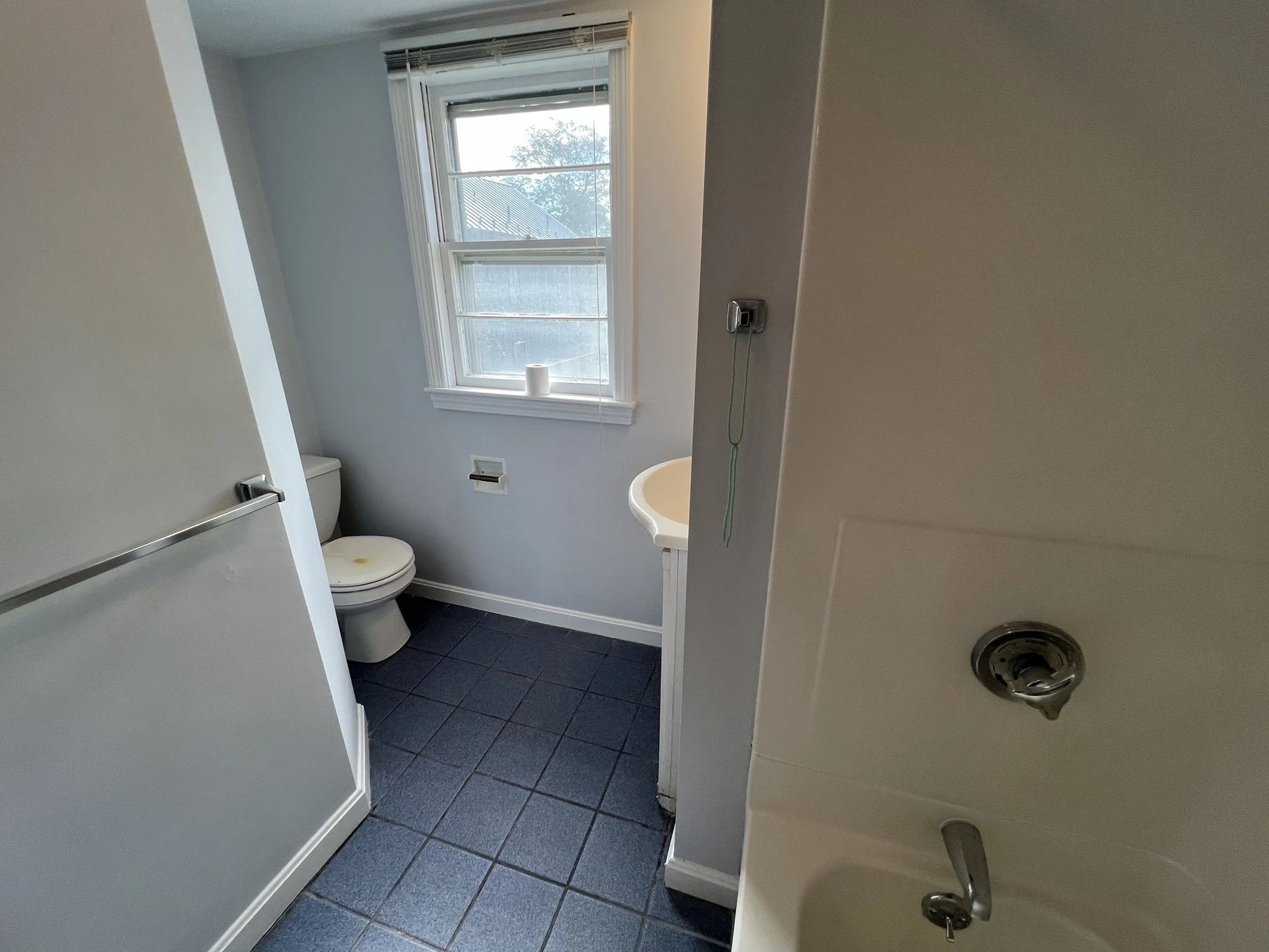 3 bed, 1 bath apartment for rent at 43 May St Unit 2, Strawberry Hill — photo 12 of 22