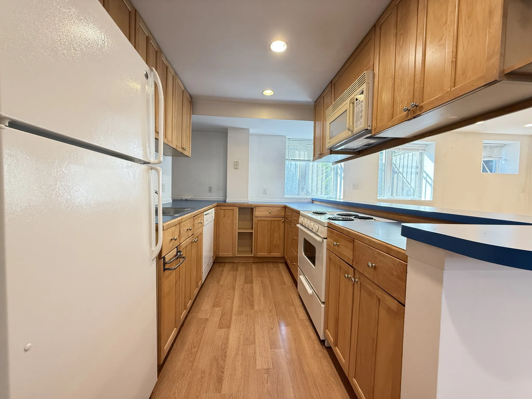 2 bed, 2 bath apartment for rent at 43 May St Unit G3, Strawberry Hill — photo 2 of 9