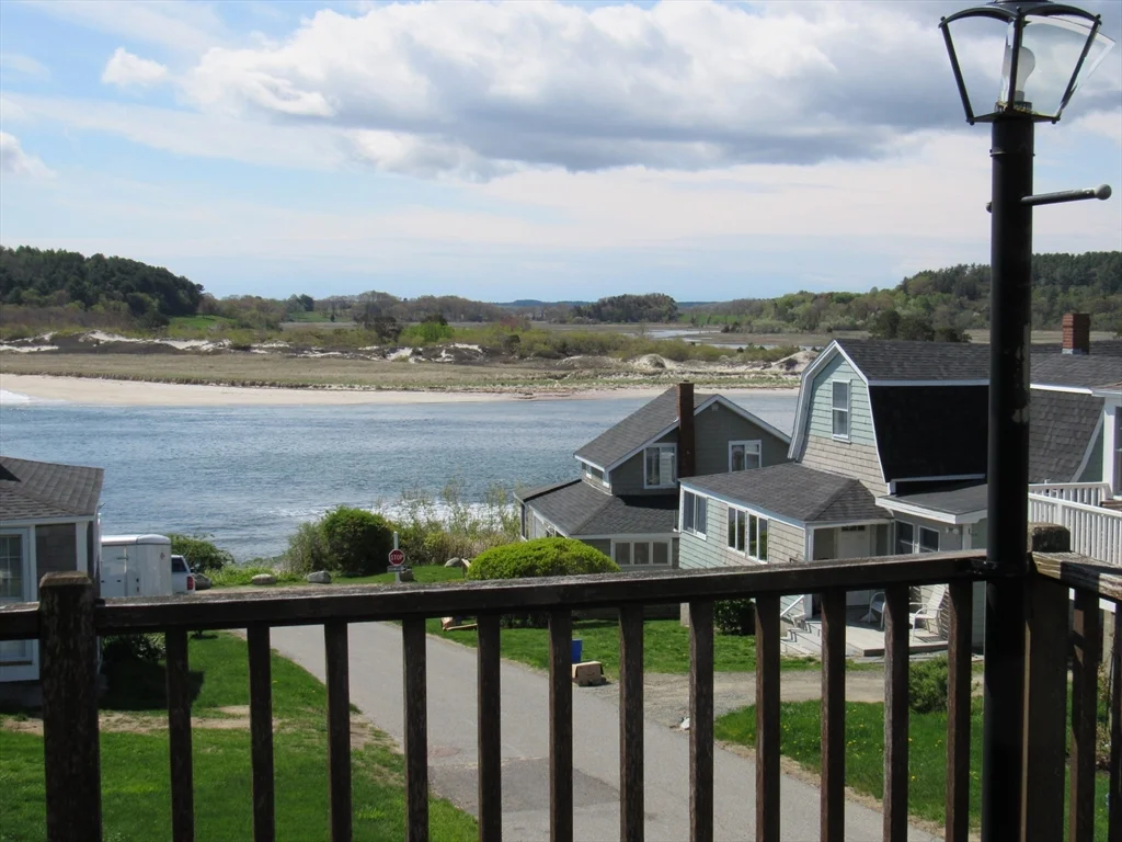 3 bed, 2 bath apartment for rent at 43 Middle Rd Unit -, Little Neck — photo 2 of 27