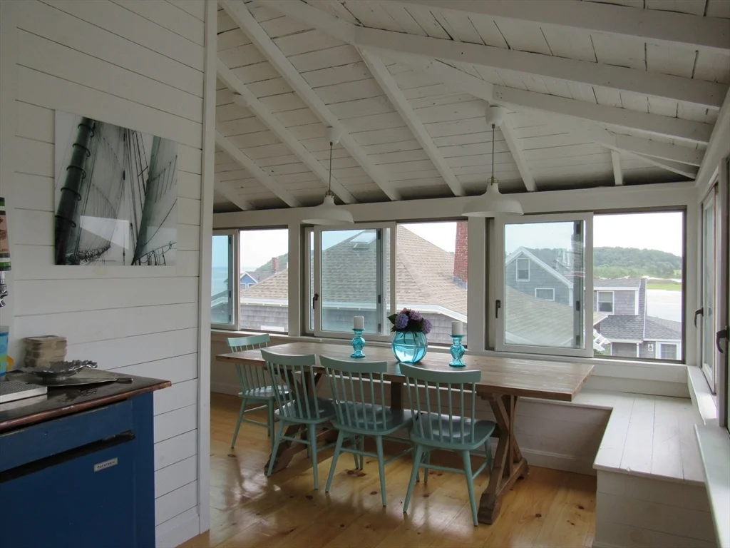 3 bed, 2 bath apartment for rent at 43 Middle Rd Unit -, Little Neck — photo 7 of 27