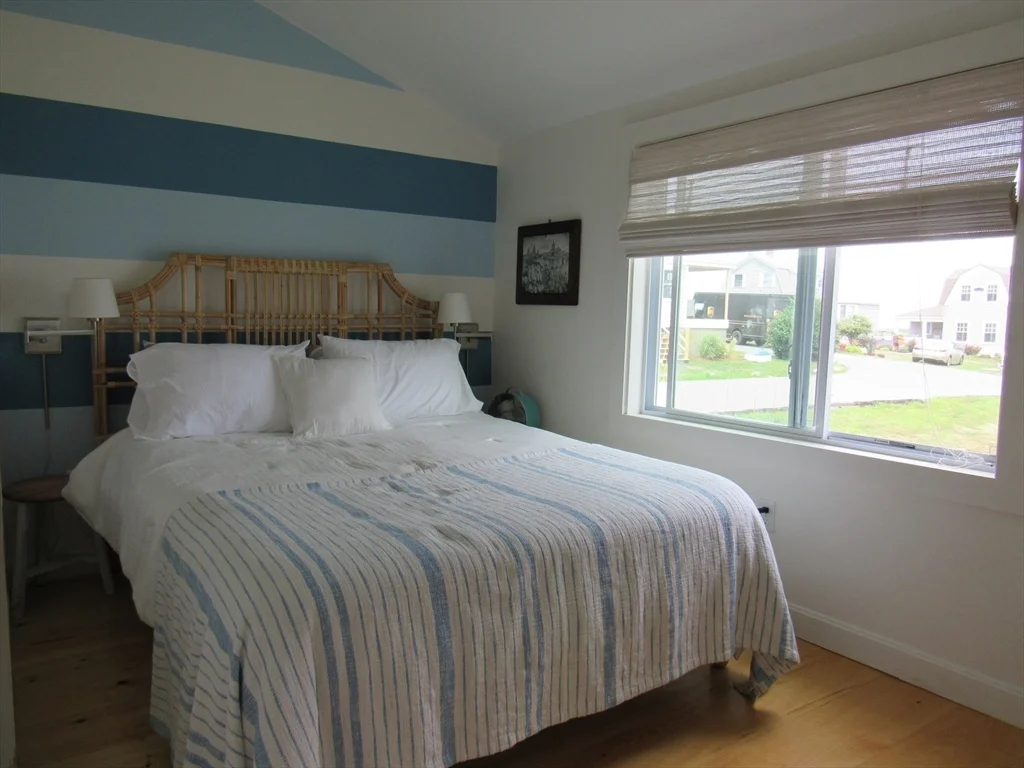 3 bed, 2 bath apartment for rent at 43 Middle Rd Unit -, Little Neck — photo 17 of 27